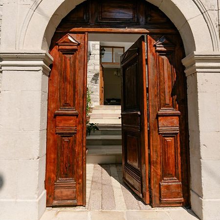 Petrichor Hotel Gjirokastër Екстериор снимка