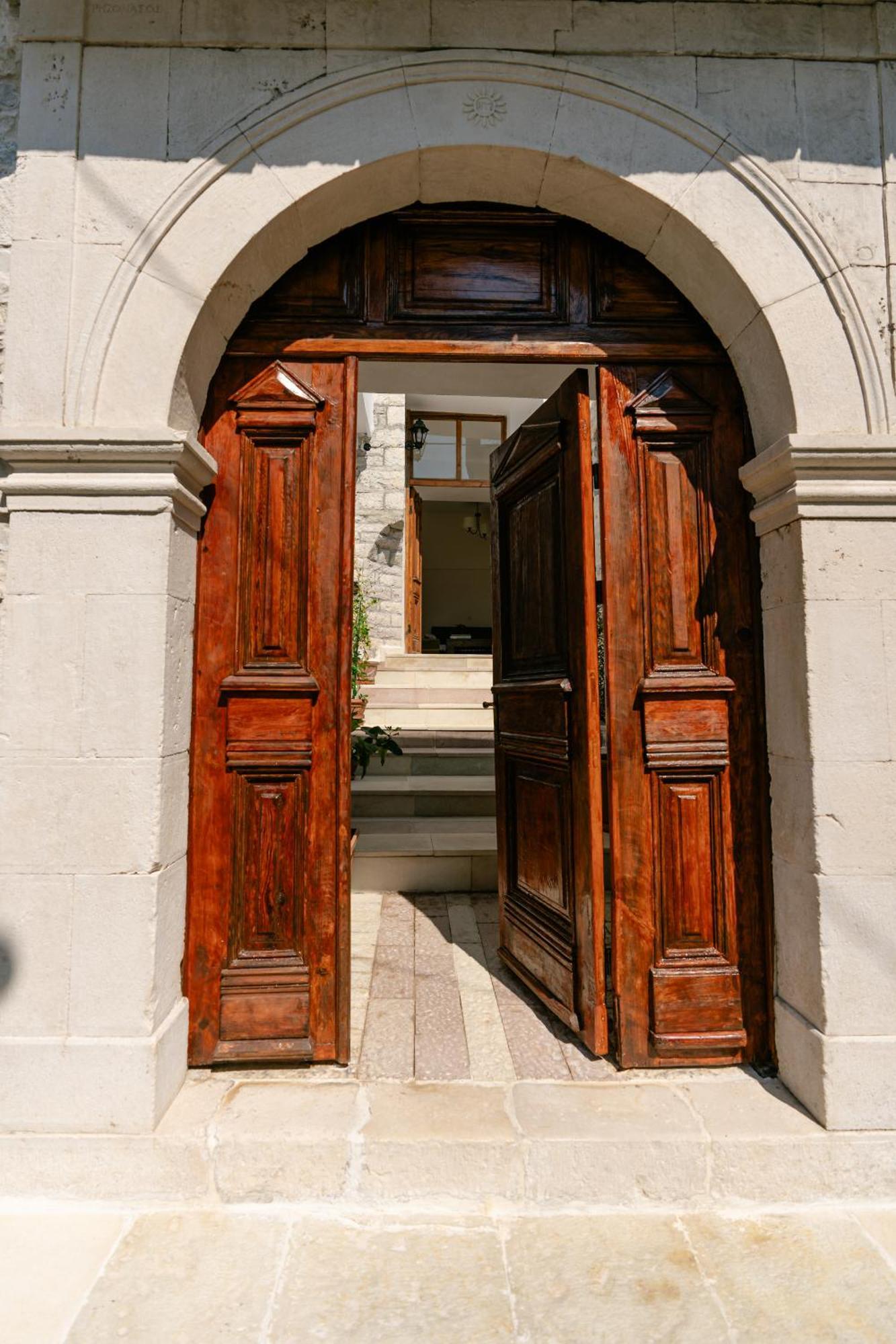Petrichor Hotel Gjirokastër Екстериор снимка