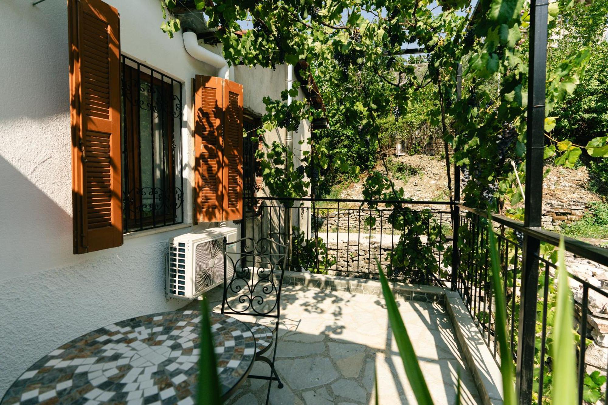Petrichor Hotel Gjirokastër Екстериор снимка