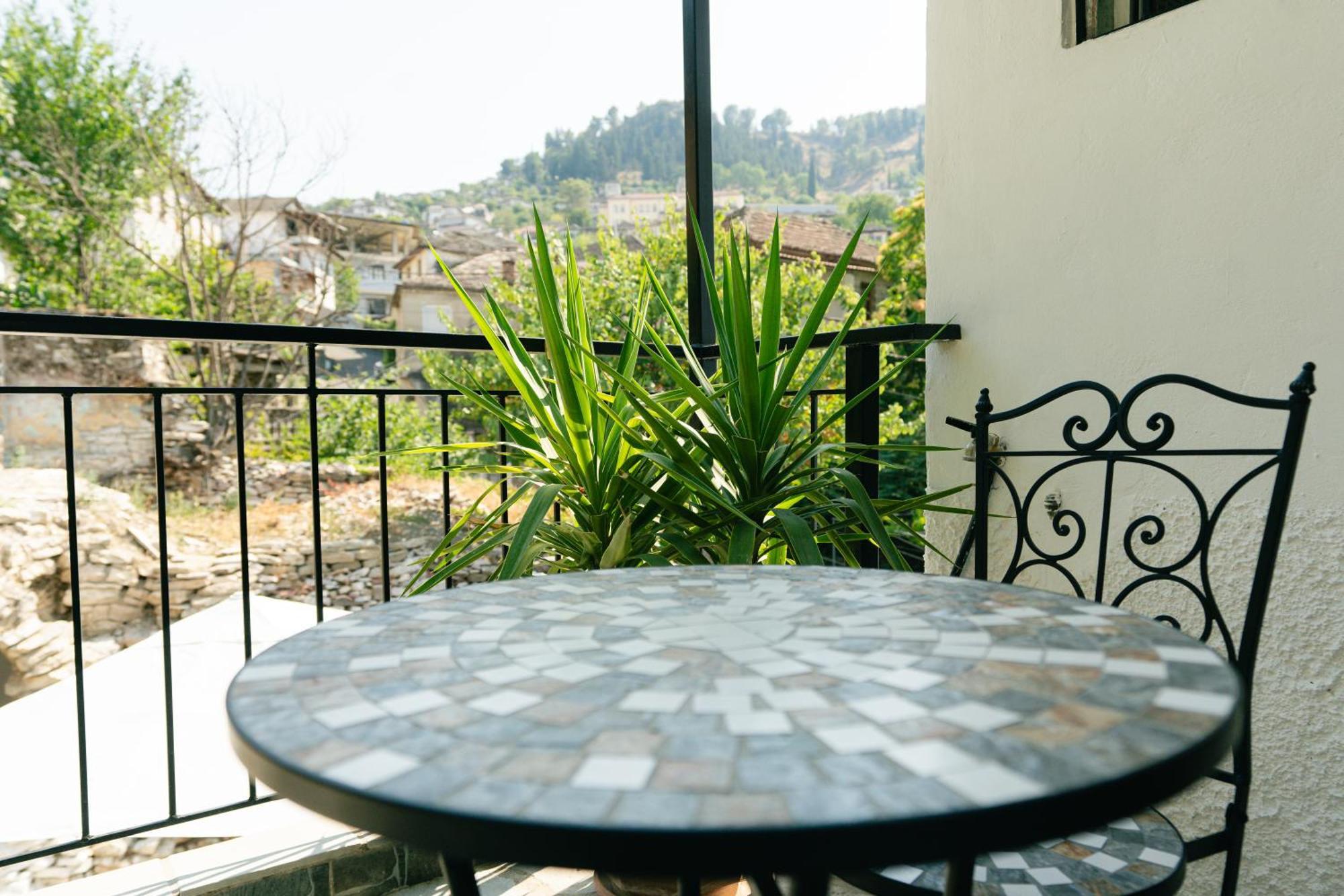 Petrichor Hotel Gjirokastër Екстериор снимка