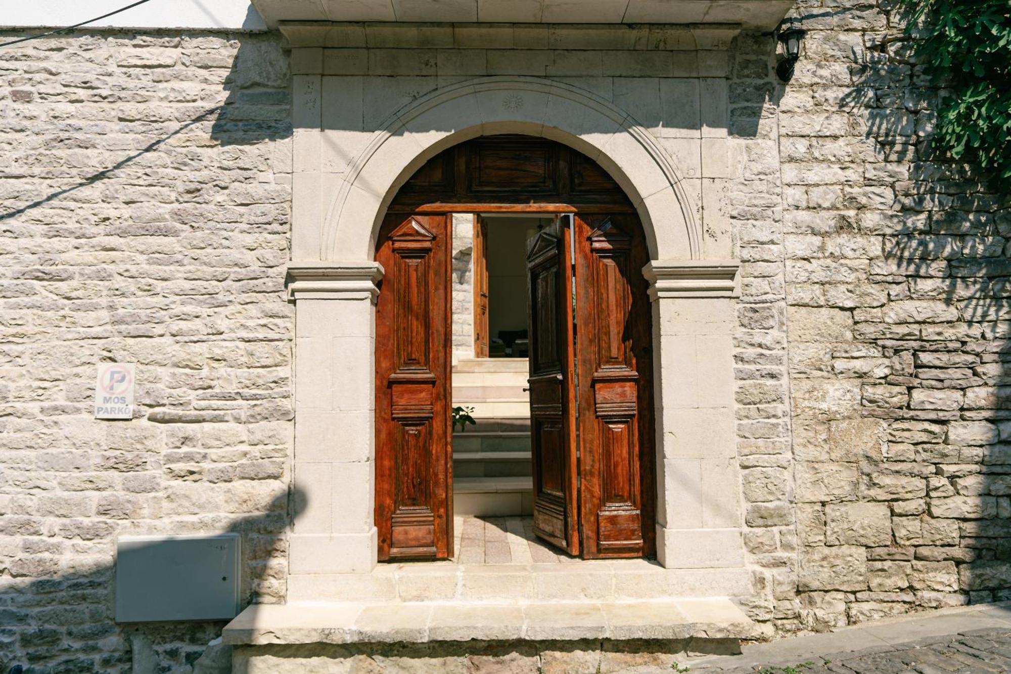 Petrichor Hotel Gjirokastër Екстериор снимка